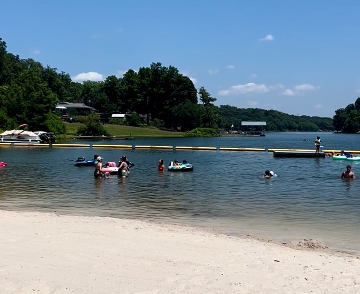 Lake and beach recreation in Bella Vista